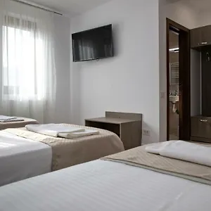 Gasthuis Airport House, Otopeni