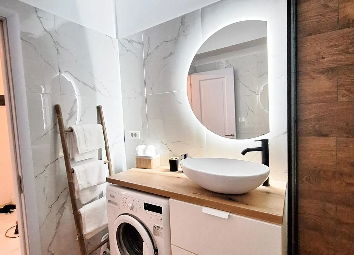 Studio Near Airport & Therme Wellness Spa Otopeni 0*,  Romania